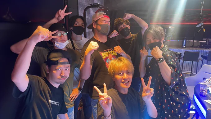 このあと0時からリアルアキバボーイズさんの24時間生放送に出演しますシバターさんも一緒!てっぺんから始まる現場は久々! 