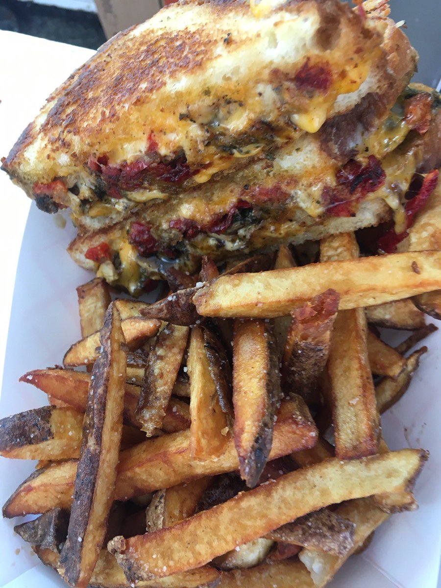 FriesGuys901's tweet photo. We’ll be at @wiseacrebrew on Broad Ave from 1 to 5 pm today Sunday!  #handcutfries #grilledcheese https://t.co/bCXCpUYtwg