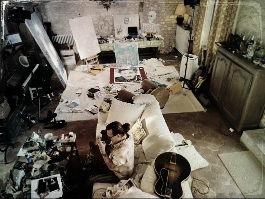 avxdpp's tweet photo. He acts, he sings, he paints, he plays guitar, piano, and drum honestly is there anything this man can't do? https://t.co/H3uDaWcKEs