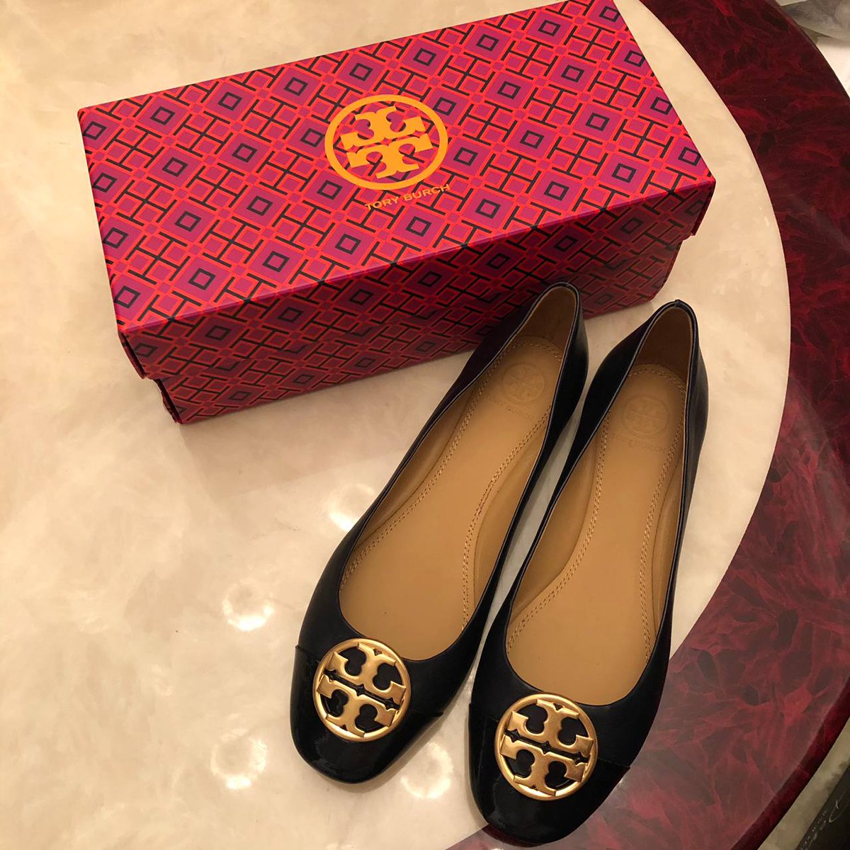 kirecrespo's tweet photo. New shoes ☀️🌝🌈 https://t.co/kVLiVmcslU