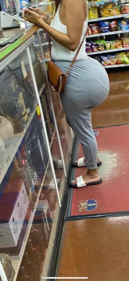 Youridefou's tweet photo. Mais elle croit trompé qui avec ses rembourrages ??😭 https://t.co/gXXlDzF7xR