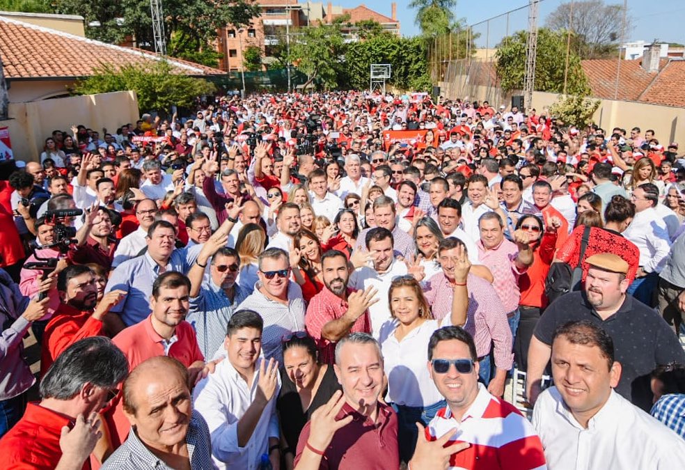 HVelazquezPy's tweet photo. Las tormentas forjaron nuestro carácter. Hoy el coloradismo auténtico y valiente de Fuerza Republicana avanza unido a cumplir su misión. Con @ArnoldoWiens y @BrunettiJuanMa vayamos unidos, con cabeza, corazón y coraje, hasta la victoria.  🚩🇵🇾 https://t.co/GKrjhbzev9