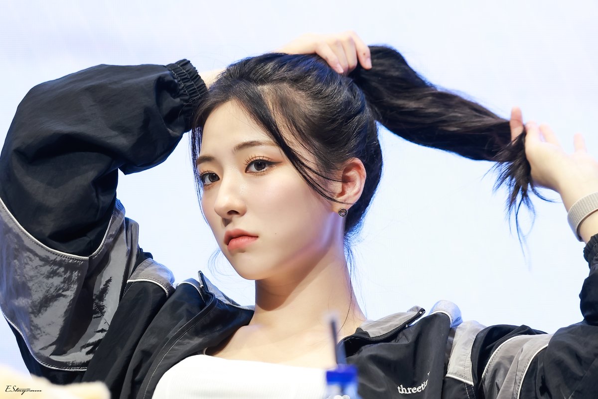 EStagram527's tweet photo. 220814 팬사인회 HQ

Breathless

#우주소녀 #은서 #손주연 #WJSN #EUNSEO
@WJSN_Cosmic https://t.co/y80Fx201bD