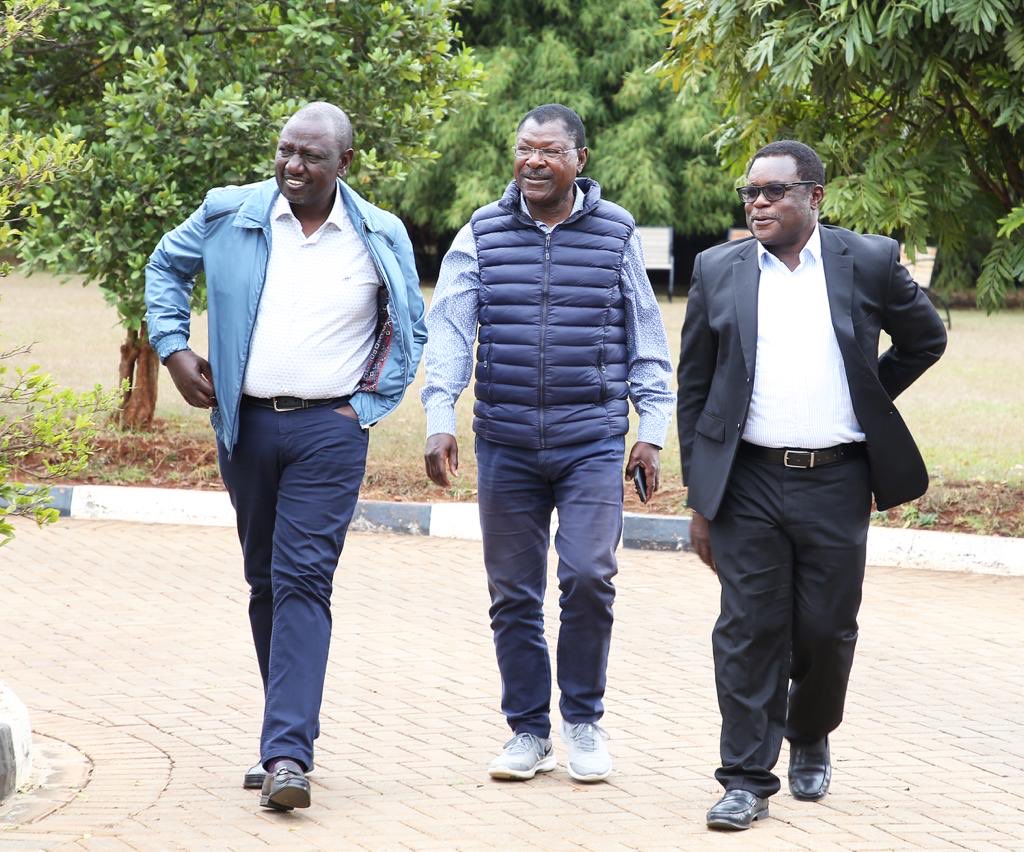 The 5th President having a chart/walk with Papa wa Roma and the Bungoma Governor-elect at the hustler mansion Karen as we await the News of the year ⁦<a href="/WilliamsRuto/">William Samoei Ruto, PhD</a>⁩ ⁦<a href="/DrAlfredMutua/">Dr. Alfred N. Mutua</a>⁩ ⁦<a href="/KTNNewsKE/">KTN News</a>⁩