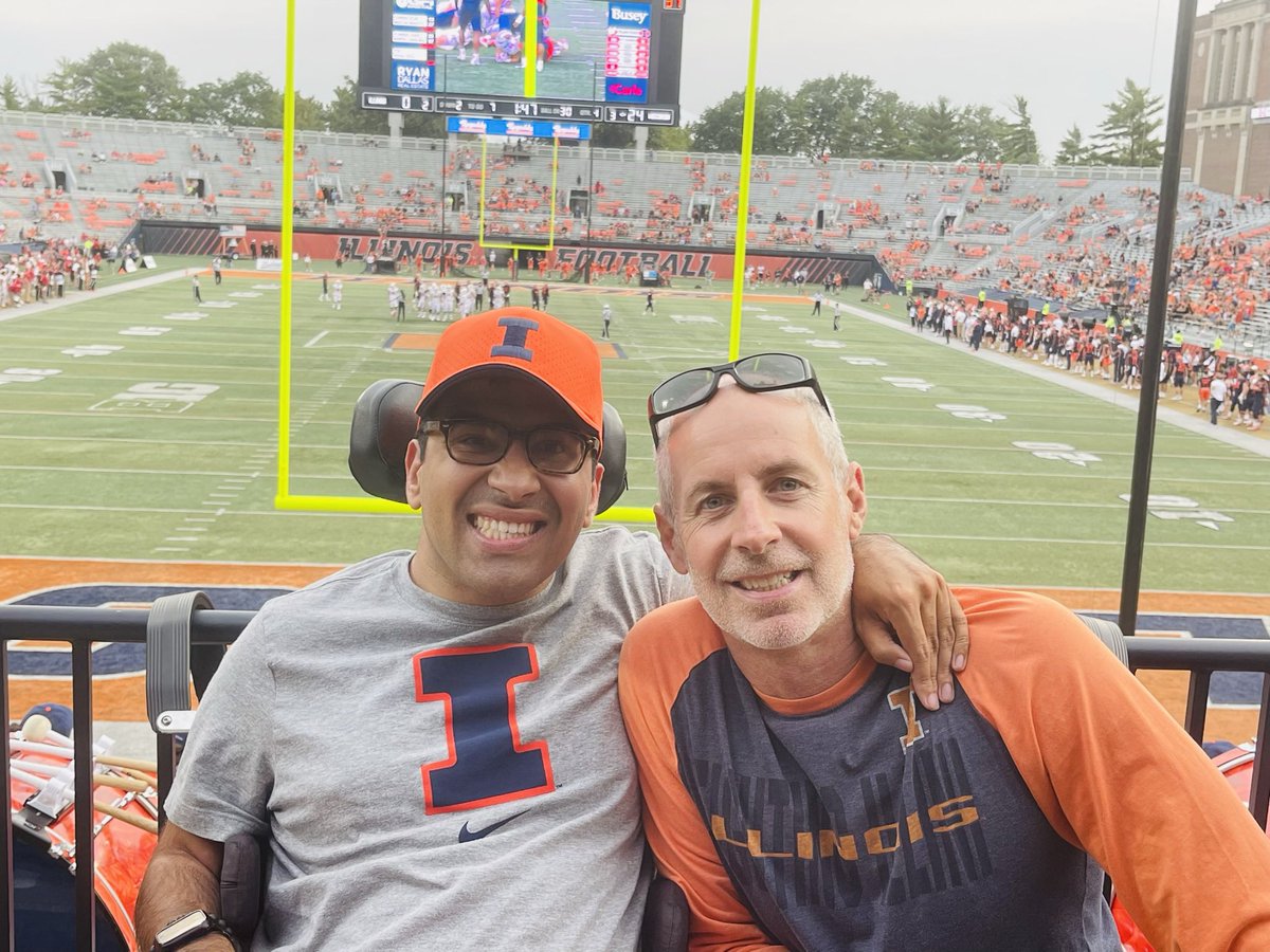 zainbando99's tweet photo. Excited to be back for Homecoming and Dads Weekend this Fall to see the #Illini play Minnesota and Sparty! Should be a fun season! #famILLY @IlliniFootball https://t.co/xAgnoIb0Z9