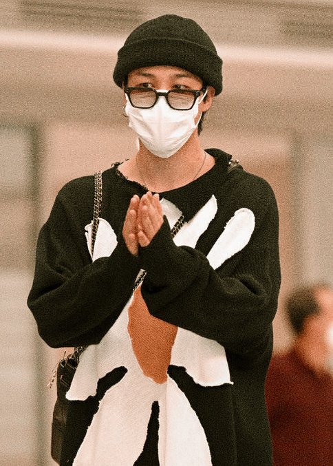 vminkookzip's tweet photo. welcome home honey 🥺 https://t.co/9aDz7rDBJ4