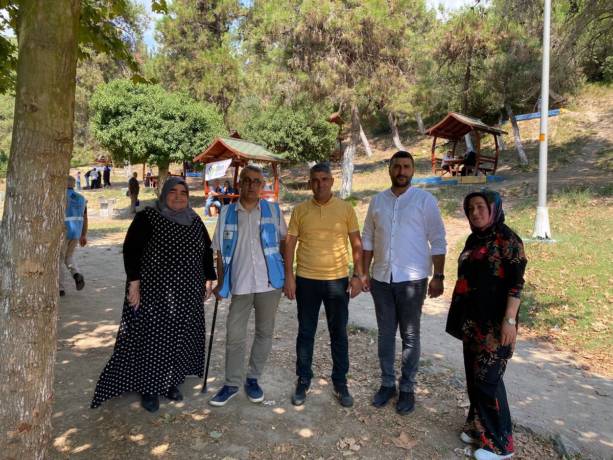 AKDilovasi's tweet photo. İlçe başkan yardımcılarımız Suat Şık, Özkan Uğur ve yöneticilerimiz ile birlikte DENAD - Dilovası Engelli ve Engelli Aileleri Derneği’nin organize ettiği piknik programına katılım sağladık. 
#DENAD https://t.co/vJWtpIhibf