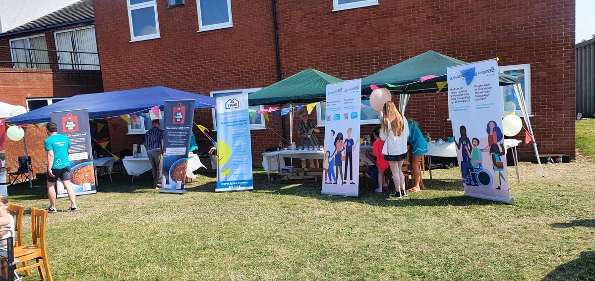 ClwydAlyn's tweet photo. Well we’ve had a great day at our Resident Fun Day! Thank you to the organisers and partners and to all of our staff who volunteered to help out and make the day a great one! @NWPWrexhamTown @NorthWalesFire @CanCookWellFed @TPASCymru @WarmWales #influenceus https://t.co/4yqU78q3pu