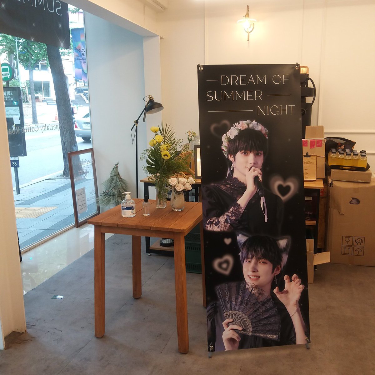song_songgggg's tweet photo. #Our_summer_night_HK
#여름밤의_기억_휴닝카이
카페랑 전시회가 너무 예뻤어요ㅠㅠ 예쁜 휴닝이로 잔뜩 힐링하고 왔습니다!! 🍀🍀 https://t.co/HbN1RZpW9p