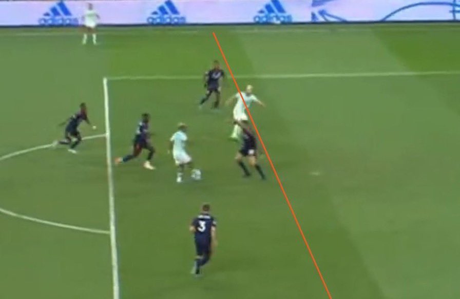 pandaofbears's tweet photo. Well @fccincinnati “most likely” would have won the match if proper consistent calling of the game was done and reviewed 🧐 #AllForCincy #coyfcc @PROreferees @mls #mlsrefs #var #offside #fccincy #defendthe513 https://t.co/Aw9v2rdqge