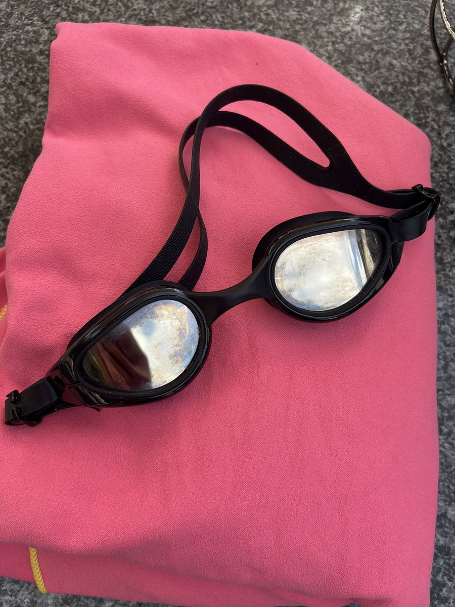 emtucks's tweet photo. Day 14: kids invited to swimming party so went for swim myself plus 4 lots of holiday washing 🤦♀️🥵 #veryactive #AHPsActive #SouthEastAHPs @WeAHPs https://t.co/Uzr77jYiH1