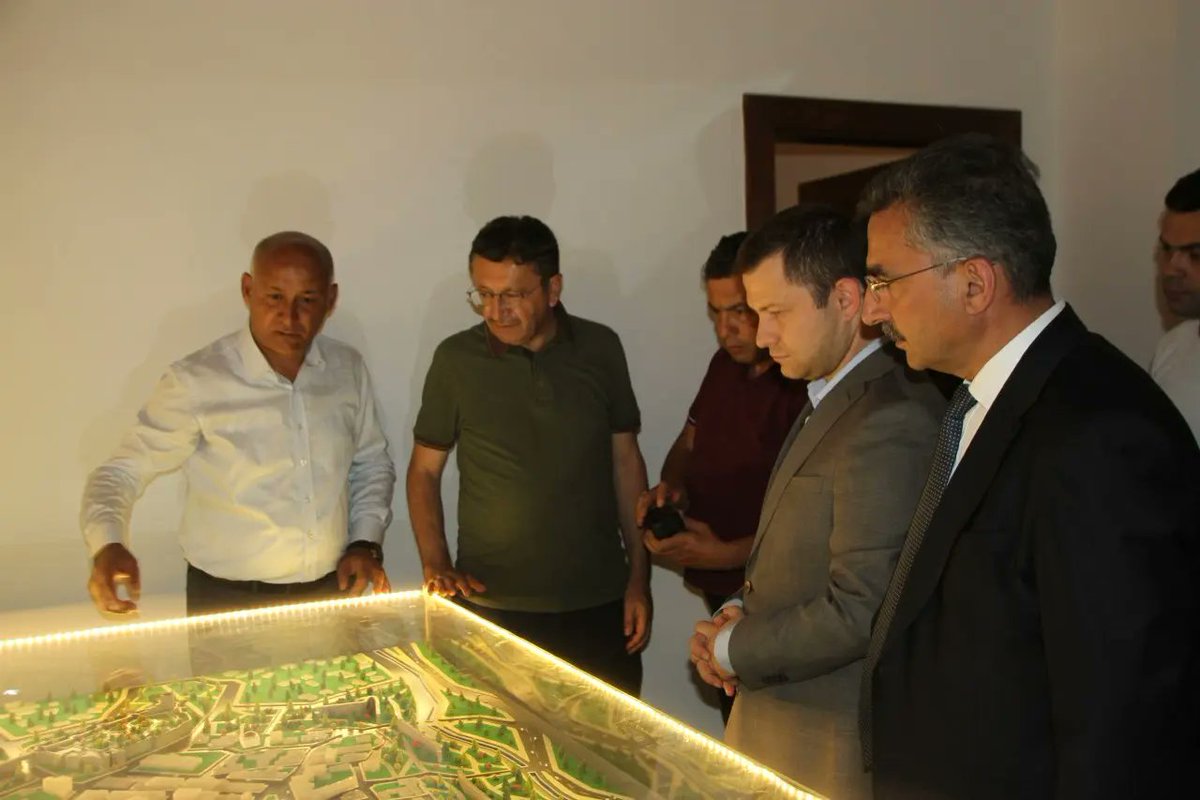 Tarım ve Orman Bakan Yardımcımız Sayın Veysel Tiryaki ilçemize teşrif ederek #Malazgirt Zaferi’nin 951. yıldönümünde Cumhurbaşkanımız Sayın @rterdogan'ın miting yapacağı Malazgirt Meydan Muharebesi Tarihi Milli Park Sahasında incelemelerde bulundu.