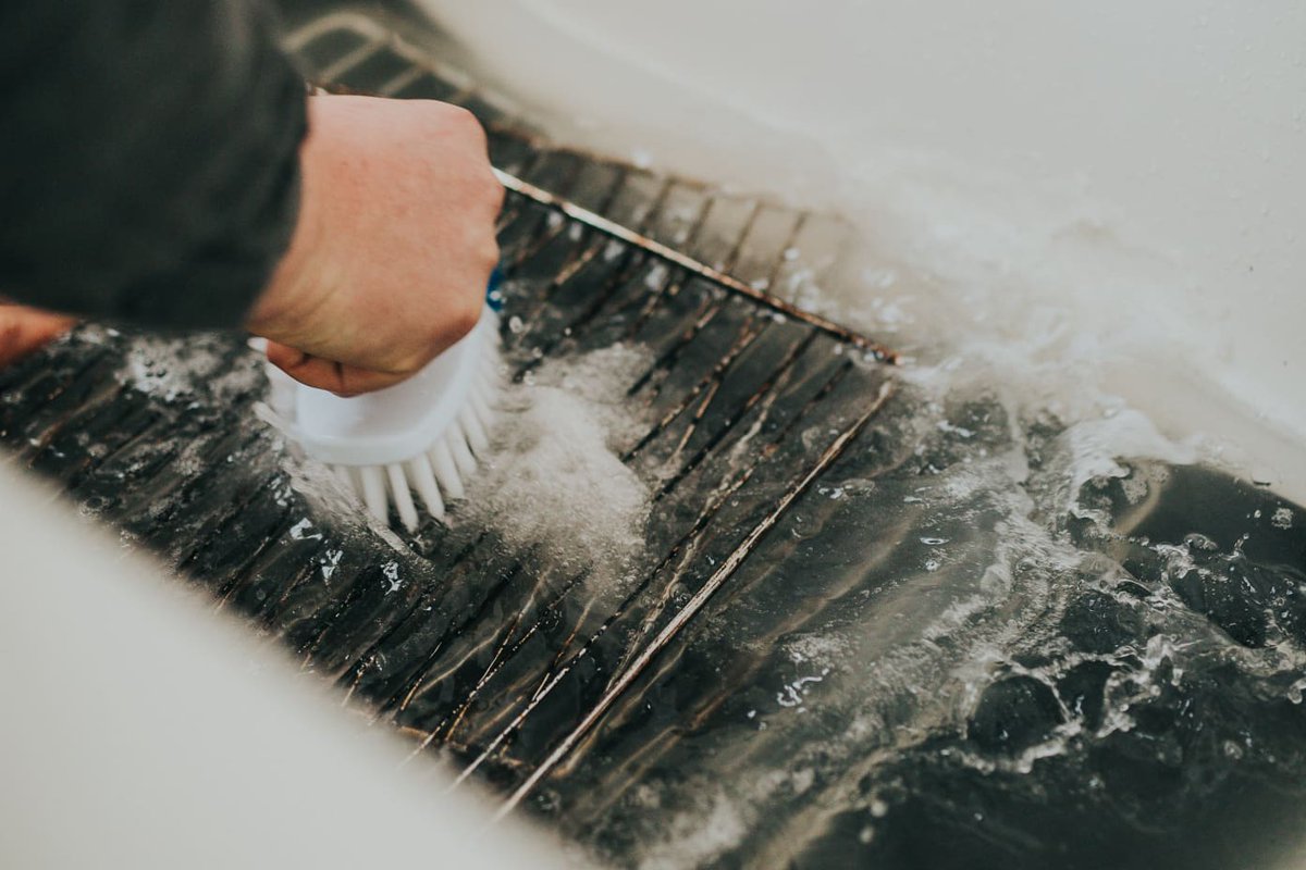 SethGoldRealtor's tweet photo. Time to clean the oven? These tips may be helpful for you. #housegoals #healthyhome  https://t.co/Bpuut3119M https://t.co/BVTQY16zpd