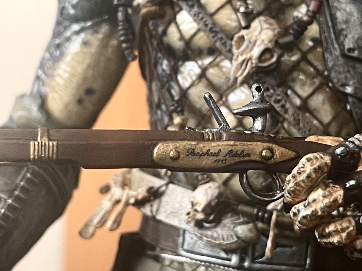 Eamon_'s tweet photo. “Take it”. The #prey movie is very good. As a big Predator fan it made me very happy getting back to basics after that last though kinda fun dismal attempt. Can we see The Predator take on Samurai or Crusaders next please? #predator #movie #hunter #hottoys #predatorfan https://t.co/yD8QR6rQpq