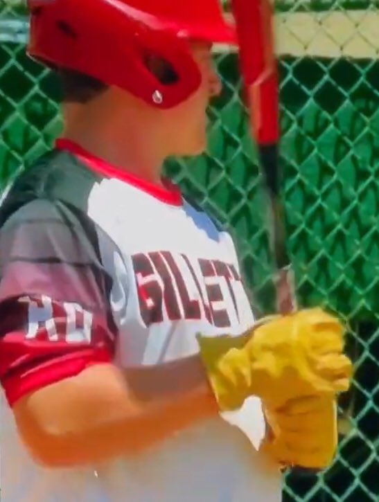 TigerBBcoach's tweet photo. I mean work gloves are probably cheaper and most definitely more durable. Gotta hand it to him. 😂 🤔 #baseball #hitting #hittingtwitter #swingtraining https://t.co/pOJUi11ElL