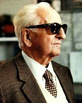 FanaticsFerrari's tweet photo. Remembering the legendary Enzo Ferrari 34 years after his passing ❤️

He created this emblem of excellence, passion and success, and his attitudes and energy still deeply inspire us today.

#RememberingEnzo https://t.co/66v5eOIJBO