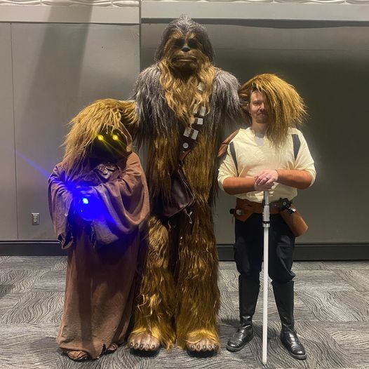 rebellegion's tweet photo. This weekend some members of #blueridgebase were at #greenvillenccomicon in NC. We hope you had a chance to meet them & ask questions about the base. If you missed it, feel free to reach out or look for us at an upcoming event. #rebellegion #starwarscosplay #jedi #chewbacca #jawa https://t.co/J033cBmKEA