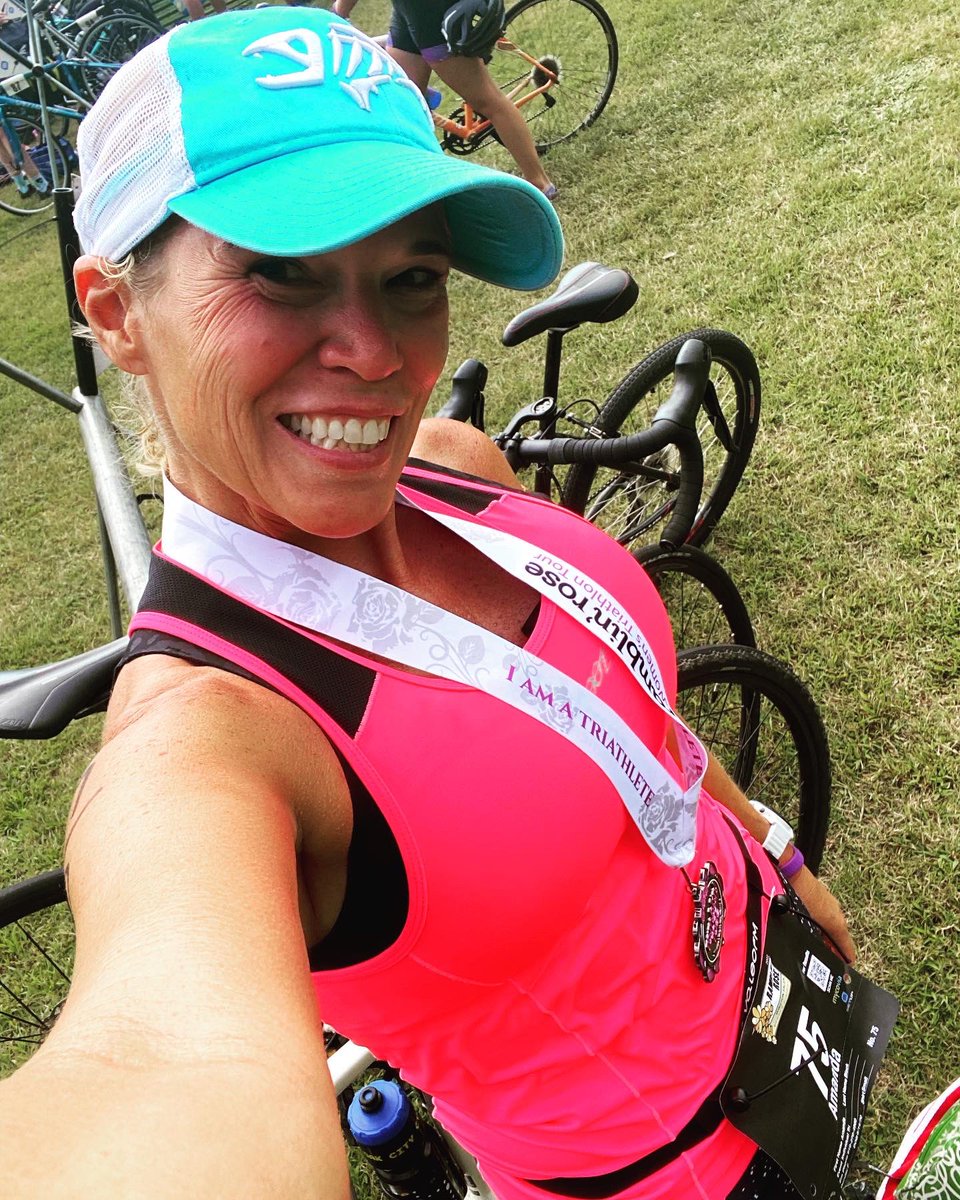 CiarogRolltaTri's tweet photo. New to @CiarogRolltaTri, Amanda Black teams up with big goals!  Racing hard today to a 10th place Age Group finish at the #ramblinrosetriathlon in Clemons, NC!  Look for her in future races! #rollingbeetle https://t.co/KKBxyVFJFB