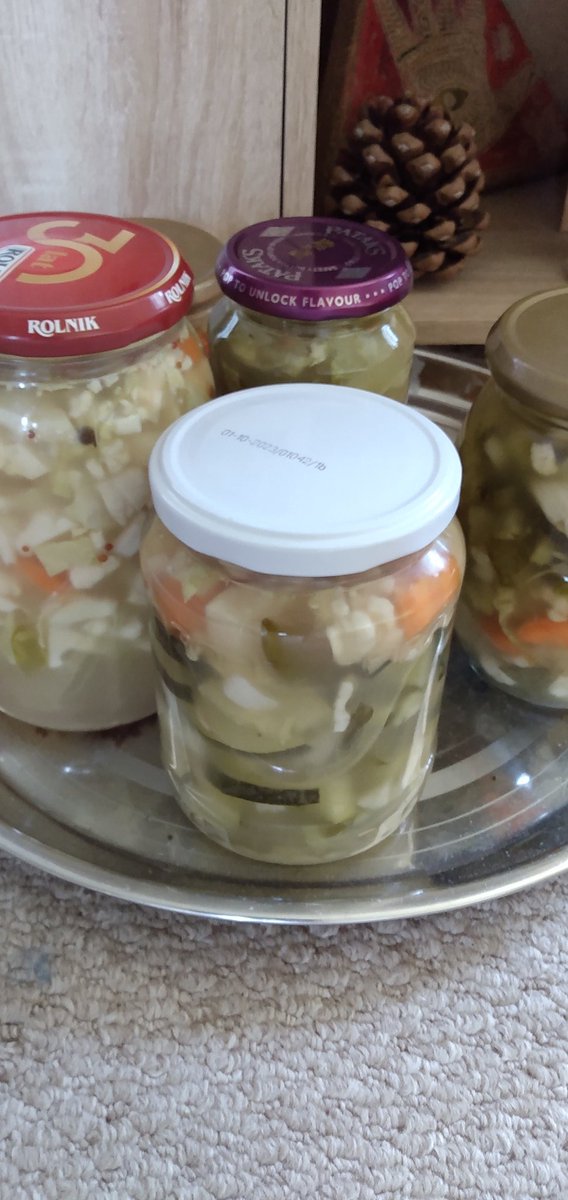 YourHealthFree1's tweet photo. Another batch of fermented veg to go into storage. It tastes delicious. One of the best foods for your stomach too.  A great way to use up veg #Health https://t.co/yFy1bvPH7a