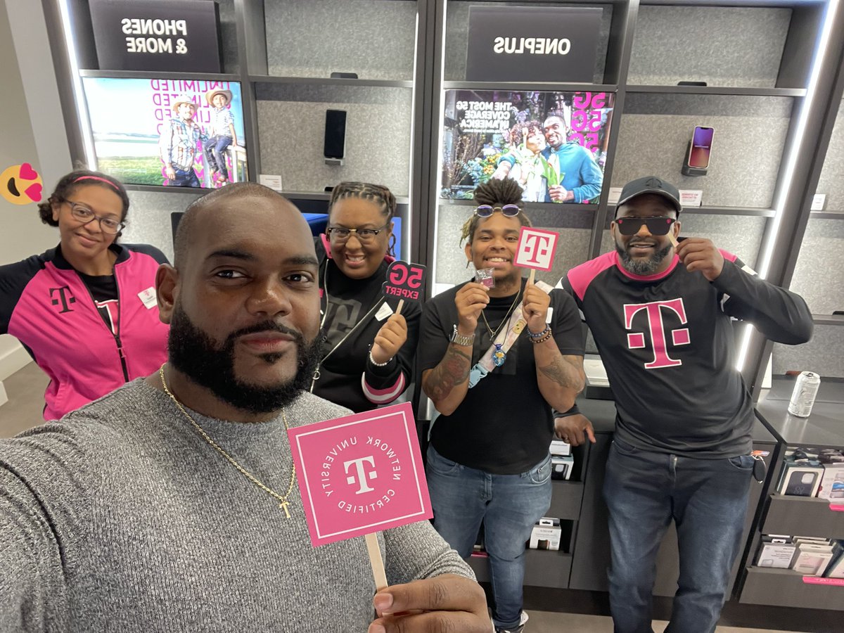 #NorthvilleKnightsUnit For Network Certification!!! Yes we is Certified #TMobileNetworkUniversity <a href="/asadirfan/">Asad Irfan</a> @EmStefan23