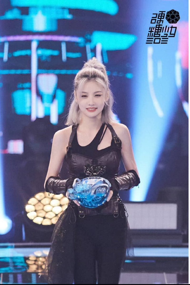 B7T8KBGlqZuZja0's tweet photo. 4สาวจากบงบงในรายการ Masked Dancing King คิดถึงบงบงอ่ะอยากให้มีงานด้วยกันอีกจัง #bonbongirls303 #CurleyGao #ZhaoYue #เนเน่ #LiuXiening https://t.co/teFkZRIpEs