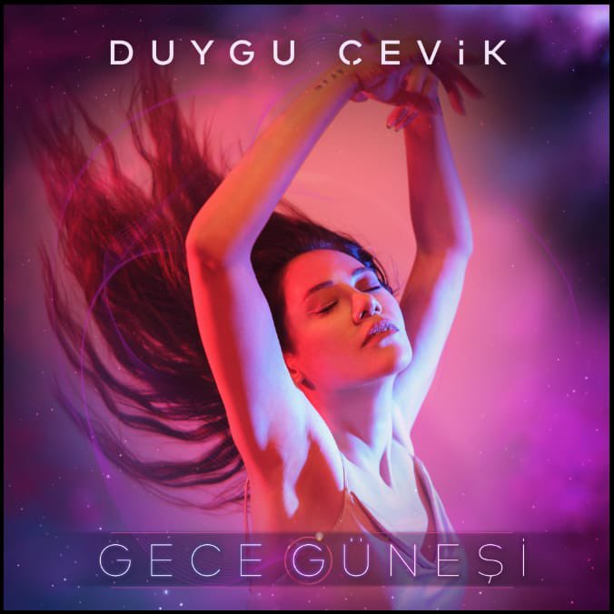 Dygcevik's tweet photo. Sürpriiiizzz🧚🏻‍♀️✨ yeni şarkım “Gece Güneşi”   @avrupamüzik etiketiyle 19 Ağustos’ta tüm dijital platformlarda 😍 https://t.co/nCcCaHeA6V