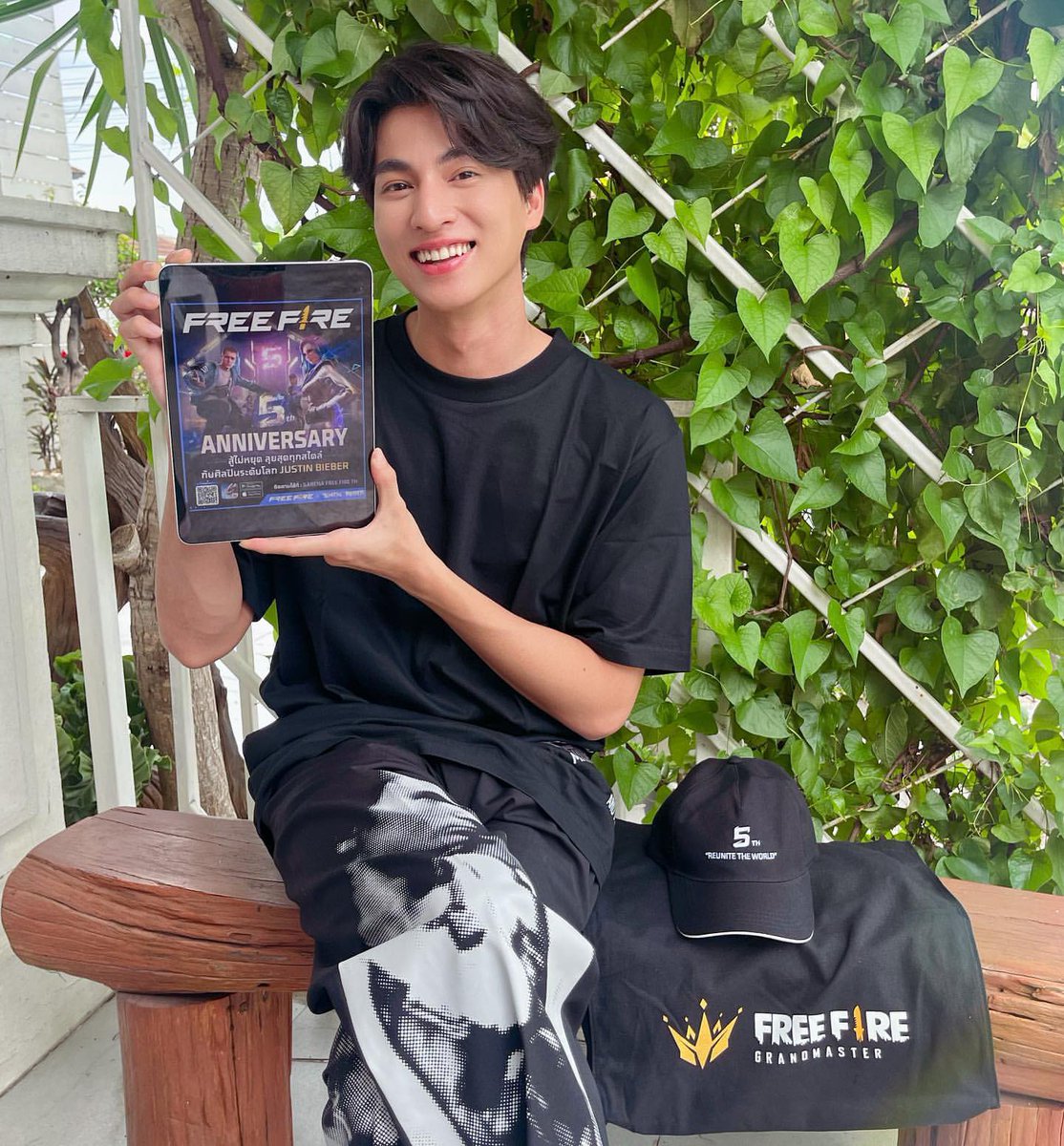 GulfBangladesh's tweet photo. IG update #GulfKanawut with @freefireth on 14.8.22

🔗https://t.co/MaWIIJEPKf

Please engage♥️

GULF KANAWUT
@gulfkanawut #กลัฟคณาวุฒิ 
#PhiBalls #ลูกบอลของคุณบิ๊กกลัฟ 
#FFใส่สุดให้หลุดโลก #FreeFire   #TheBattleExplorer #FreeFireครบรอบ5ปี #FF5thAnniversary
#FreeFireTH https://t.co/2HNnQFGxyN