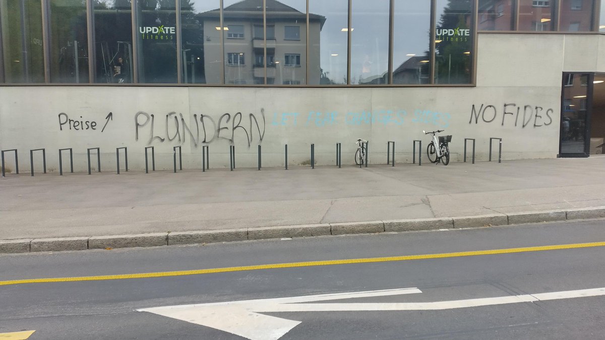 NoFides's tweet photo. Auf dem Weg zum Viktoriaplatz. https://t.co/gjQtu5Aa4A