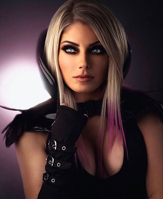 Fabi_Orton's tweet photo. Do you love Alexa Bliss ? ❤️ https://t.co/gxjaqjBaNx