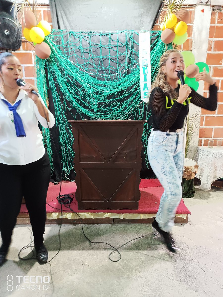 IglesiaCNGF's tweet photo. Así comenzamos el servicio de este #Domingo #14Ago alabando y adorando a Dios con todo nuestro corazón.
#Dios
#IglesiaCNGF
#AlabaADios https://t.co/w3a9NlT1fo