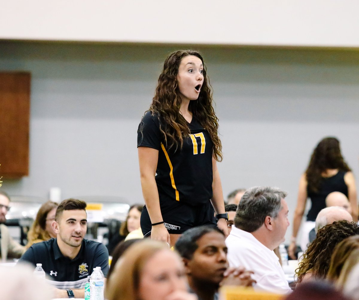 .<a href="/KylieMarneris/">Kylie Marneris</a> covering the entire spectrum of human emotion during last night's live auction 😆🤩😮