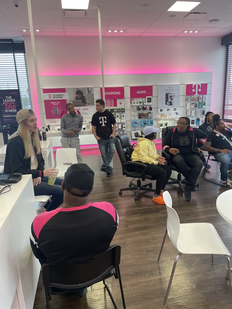 TevonneMack's tweet photo. Oh Wait there’s More Certification Day!! Team #2SRA, #2SQS, #1285 Graduation 👨‍🎓👩‍🎓 #TMobileNetworkUniversity #TMobile @EmStefan23 @asadirfan @JValentin2022 #Certified #TheBestInTheWest https://t.co/adJJtB10Ky