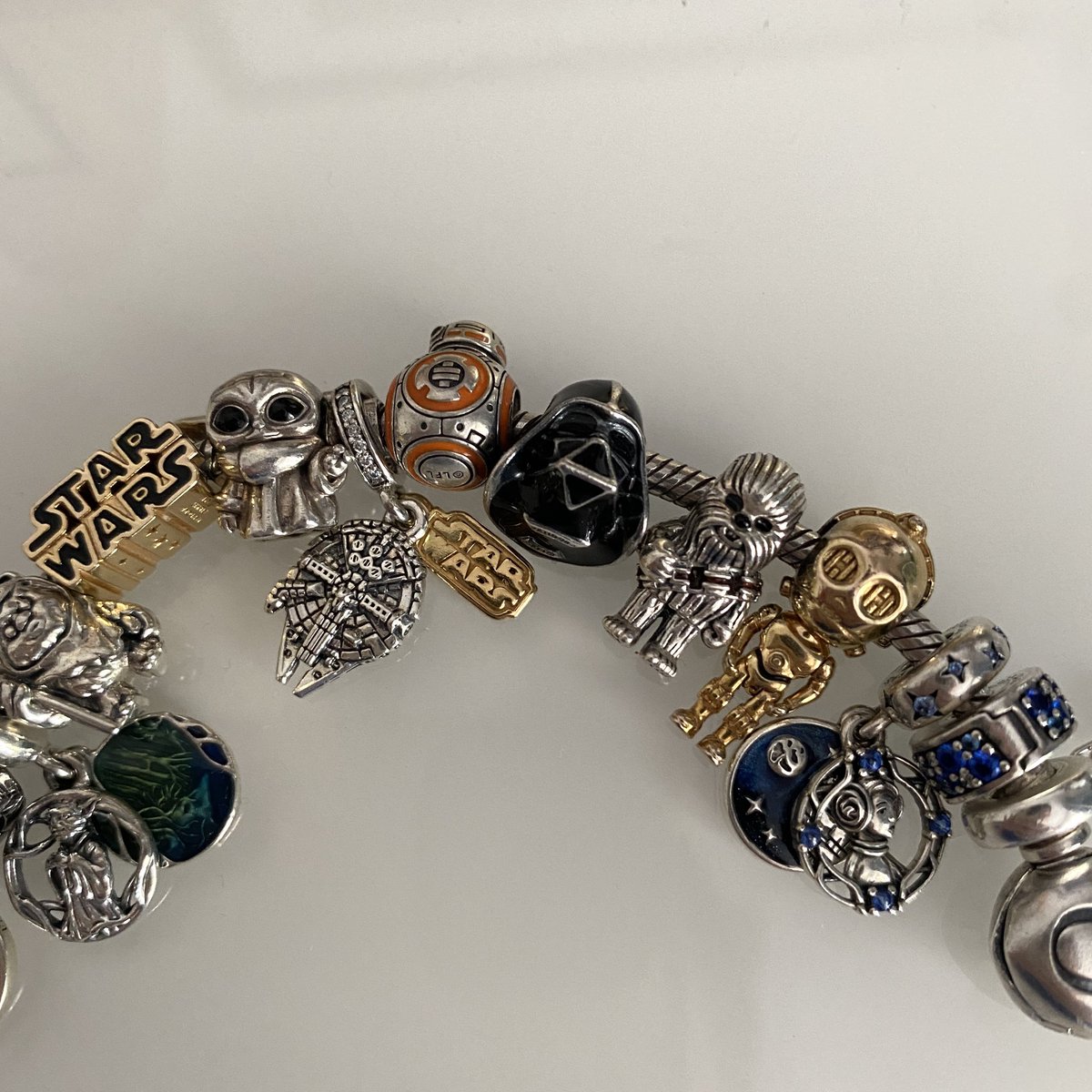 folkloresaber's tweet photo. my pandora x star wars bracelet is almost full https://t.co/4gRytmKwrX