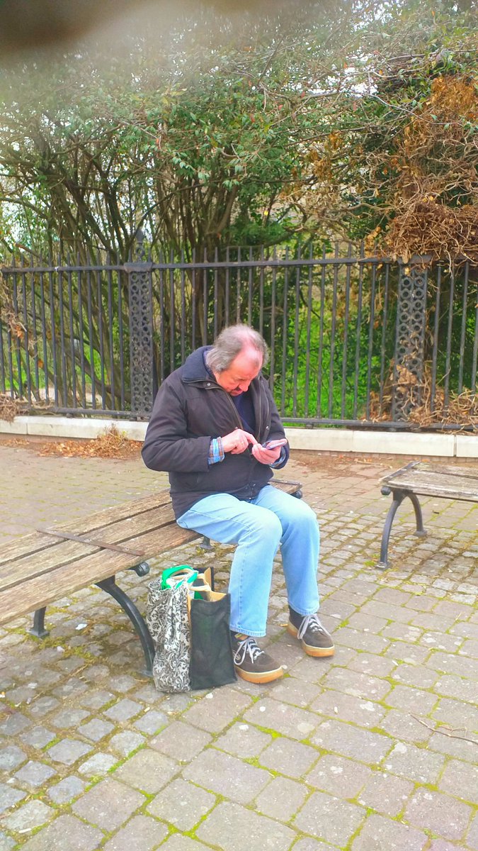 Bono66020372's tweet image. #Autumnfilter Clearly Andy Jenkin is #addictedto using his #phone because whenever we #meetup hes #constantly #peeringatthescreen #Gluedtoyourmobile