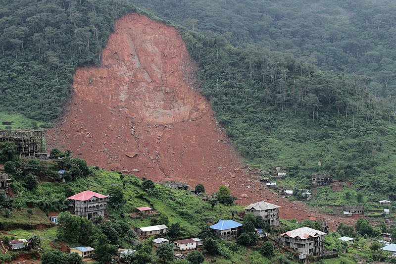 foundation_atk's tweet photo. On the morning of August 14, 2017, significant mudslide occurred in Freetown Sierra Leone. Following three days of torrential rainfall, mass wasting of mud and debris damaged or destroyed hundreds of buildings in the city, killing 1,141 people and leaving more than 3,000 homeless https://t.co/DnhB9RckVK