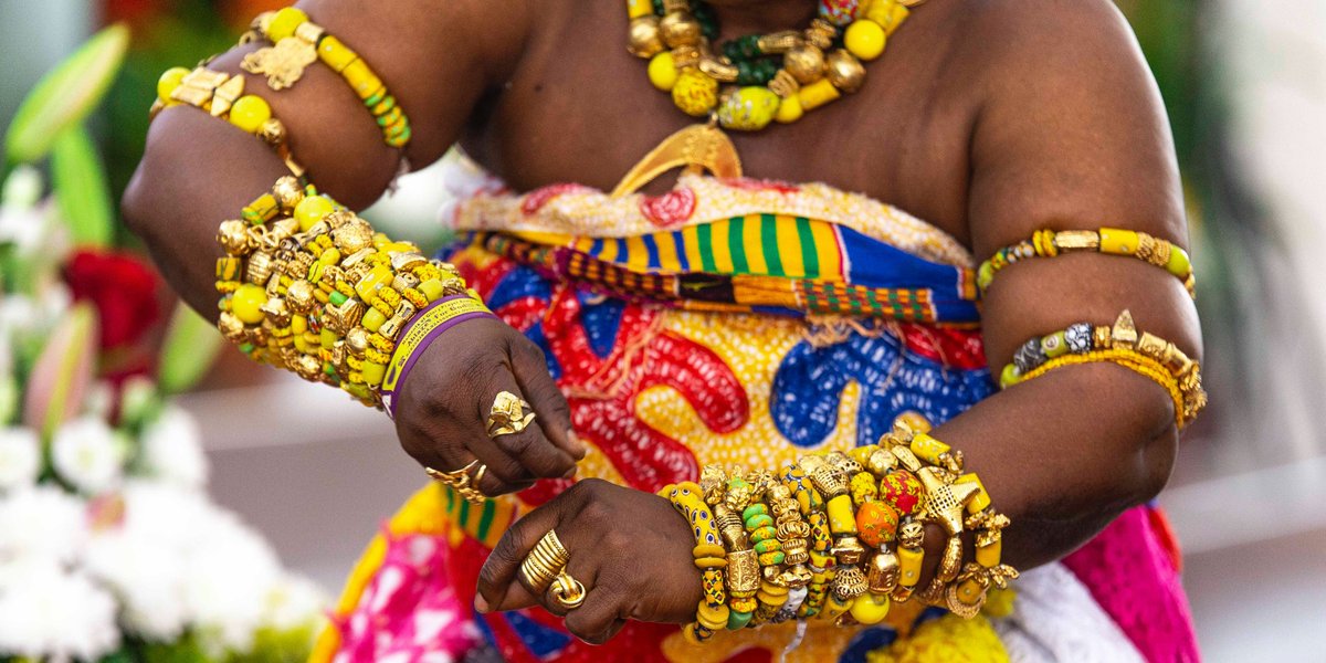 ArkRepublic's tweet photo. One of the most known African textiles, Kente cloth carries such a rich history, but now, the authentic fabrics and its weaving industry are pushing for the Ghanaian material to boom in contemporary fashion. Read this wonderful story by  @MonicaDBrown1 🗞️ https://t.co/OhO4AW4wQn https://t.co/wiqHGSTrZm