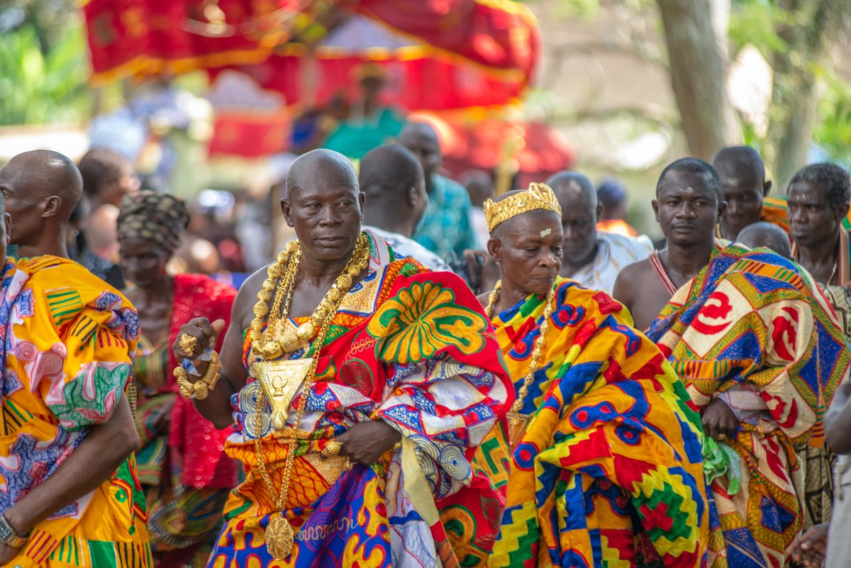 ArkRepublic's tweet photo. One of the most known African textiles, Kente cloth carries such a rich history, but now, the authentic fabrics and its weaving industry are pushing for the Ghanaian material to boom in contemporary fashion. Read this wonderful story by  @MonicaDBrown1 🗞️ https://t.co/OhO4AW4wQn https://t.co/wiqHGSTrZm
