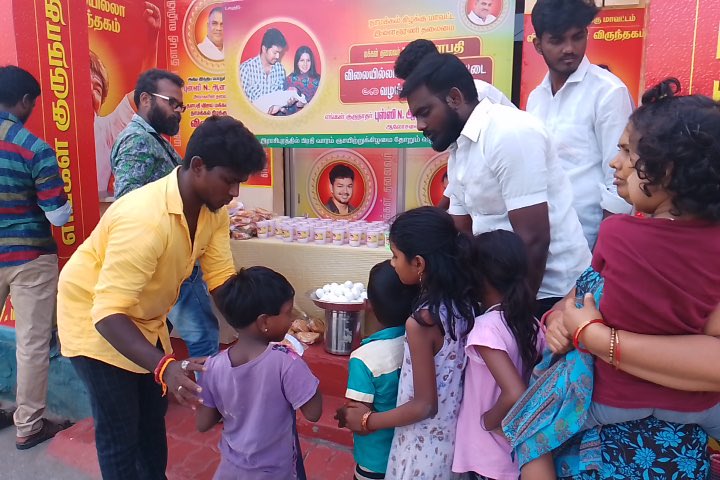 TVMIoffl's tweet photo. தளபதி @actorvijay அவர்களின் உத்தரவின்படி, 

நாமக்கல் கிழக்கு மாவட்ட இளைஞரணி,மதுரை மாவட்ட தகவல் தொழில்நுட்ப அணி,செங்கல்பட்டு மேற்கு மாவட்டம் தாம்பரம் மாநகராட்சி 5-வது வார்டு பம்மல் காமராஜபுரம் மற்றும் திருப்பூர் மாவட்டம் உடுமலை ராமசாமி நகர் பகுதி தளபதி மக்கள் இயக்கம் சார்பாக (1/2) https://t.co/RTRIMMKw6j