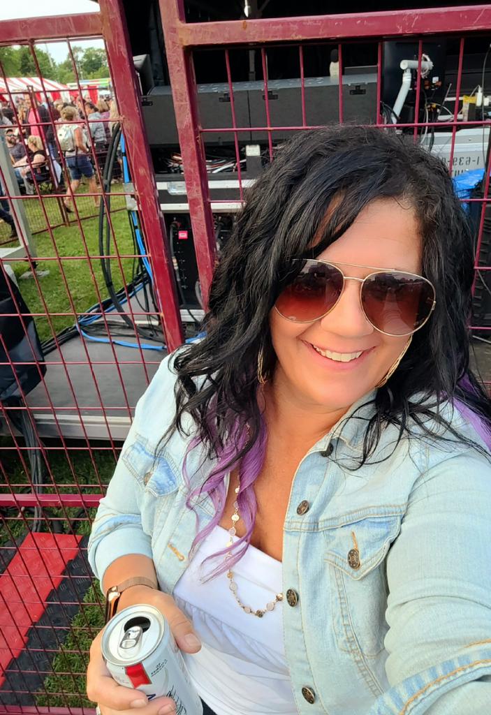 AmandaAdey2's tweet photo. Great concert 🙌 @CPMF2022 @OurLadyPeace @MatchboxTwenty #amazingshow #funnight #lovetheirmusic #greattunes #beer #hubby #loveofmylife #beerandmusic #beautifulnewfoundland #Newfoundland https://t.co/WUFv3pmdoQ