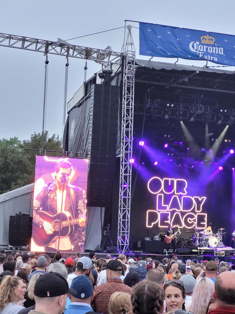 AmandaAdey2's tweet photo. Great concert 🙌 @CPMF2022 @OurLadyPeace @MatchboxTwenty #amazingshow #funnight #lovetheirmusic #greattunes #beer #hubby #loveofmylife #beerandmusic #beautifulnewfoundland #Newfoundland https://t.co/WUFv3pmdoQ