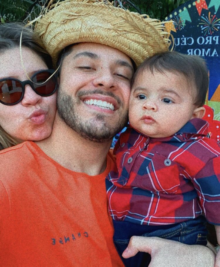 rebanhodamm's tweet photo. Feliz dia dos pais @murilohuff, obrigado por cuidar tão bem do amor da vida dela. 💙 https://t.co/NWtJhf1cpy