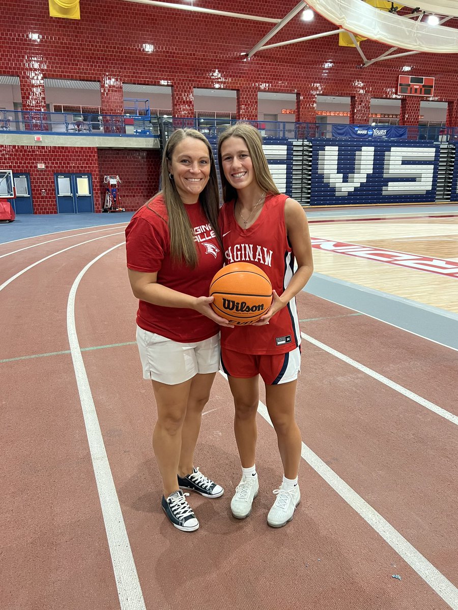 Lainey Yater tweet media