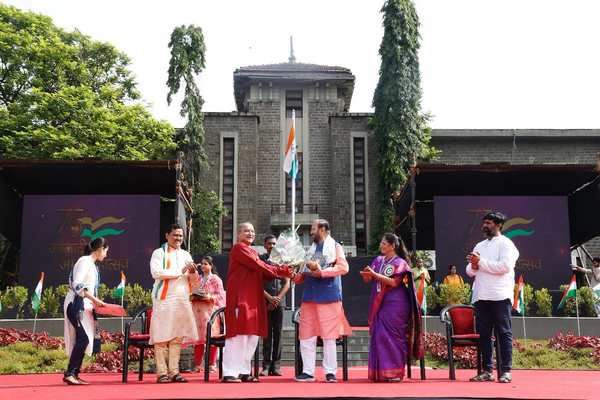 DeccanEducation's tweet photo. ‘अखंड भारत’ - विद्यार्थ्यांची शोभायात्रा समारोप कार्यक्रम व महानाट्य  रविवार, दि. १४.०८.२०२२ 
मा. श्री. प्रकाशजी जावडेकर, खासदार, राज्यसभा हे प्रमुख पाहुणे होते #AzadiKaAmritMahotsav https://t.co/NUVMKfaarJ