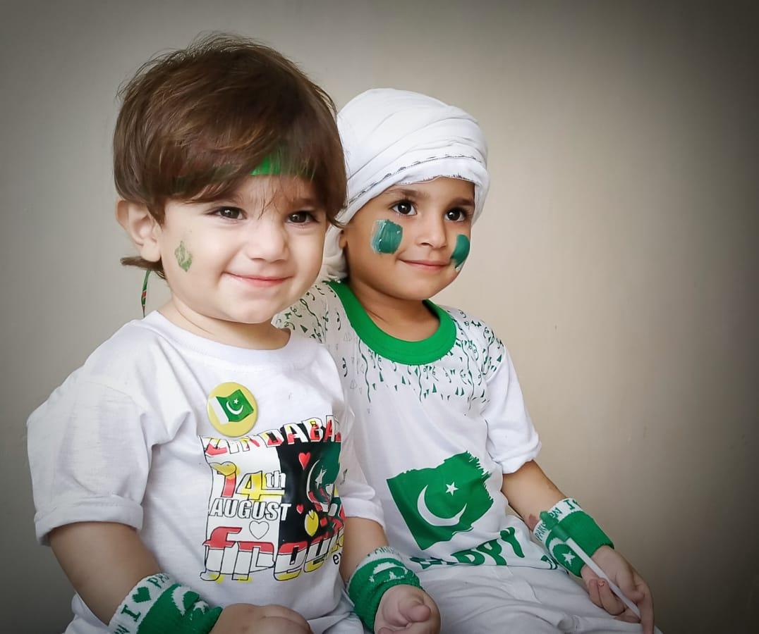 My nephew and niece celebrating #IndependenceDay of Pakistan. 
@ImranRiazKhan
@OfficialShehr
@PTIofficial
@Mahi_136

#اے_قابض_کر_آزاد_مجھے