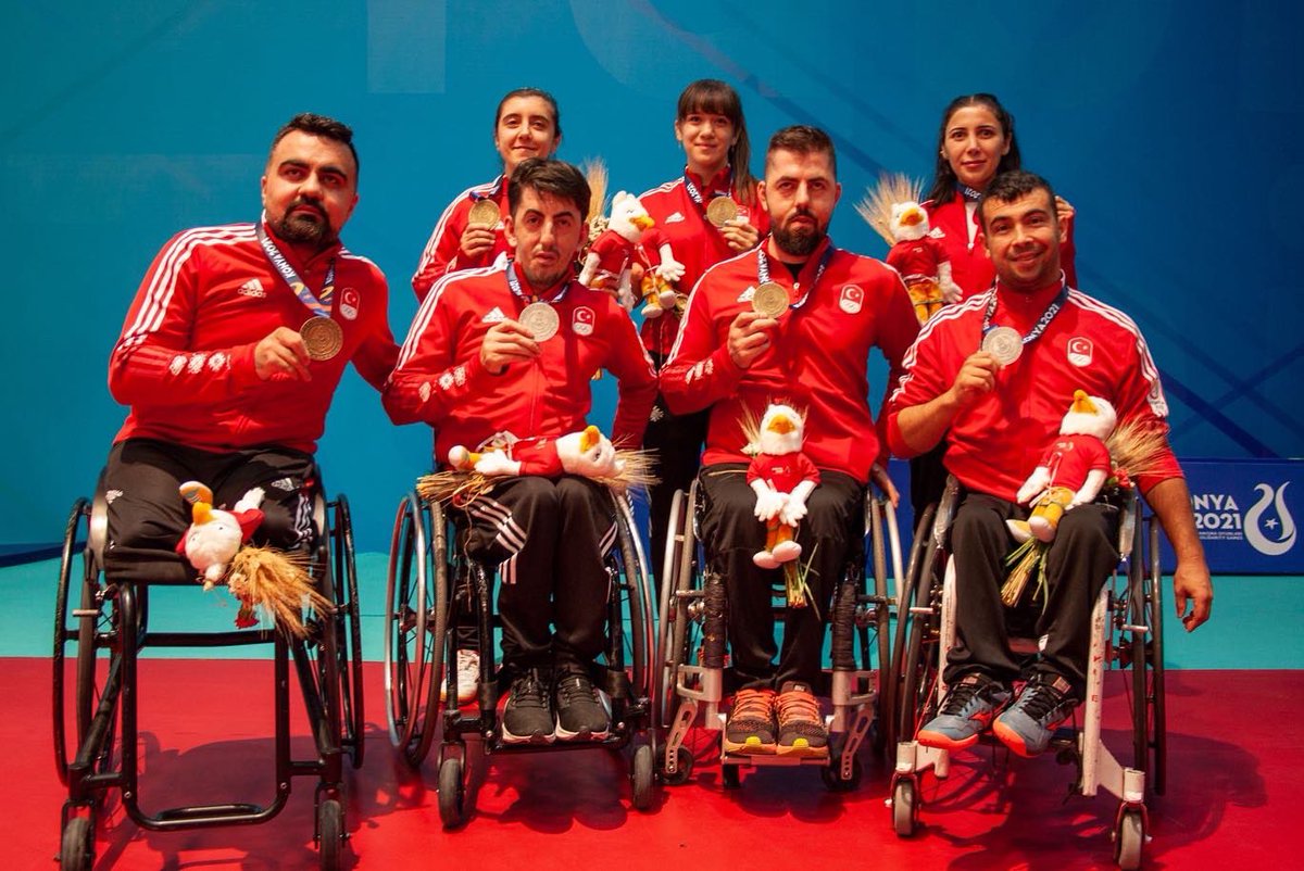LiderEngelliler's tweet photo. #Konya2021 | 5. İslami Dayanışma Oyunları’nda sporcularımız ferdilerde 4 Altın, 2 Gümüş, 1 Bronz madalya kazandı. Organizasyon öncesinde söz verdiğimiz gibi ferdilerde katıldığımız tüm kategorilerde Altın madalya kazandık. Destekleriniz bizim için önemli. #SporlaİzBırak 🏓 https://t.co/Ql3m8wmZVZ
