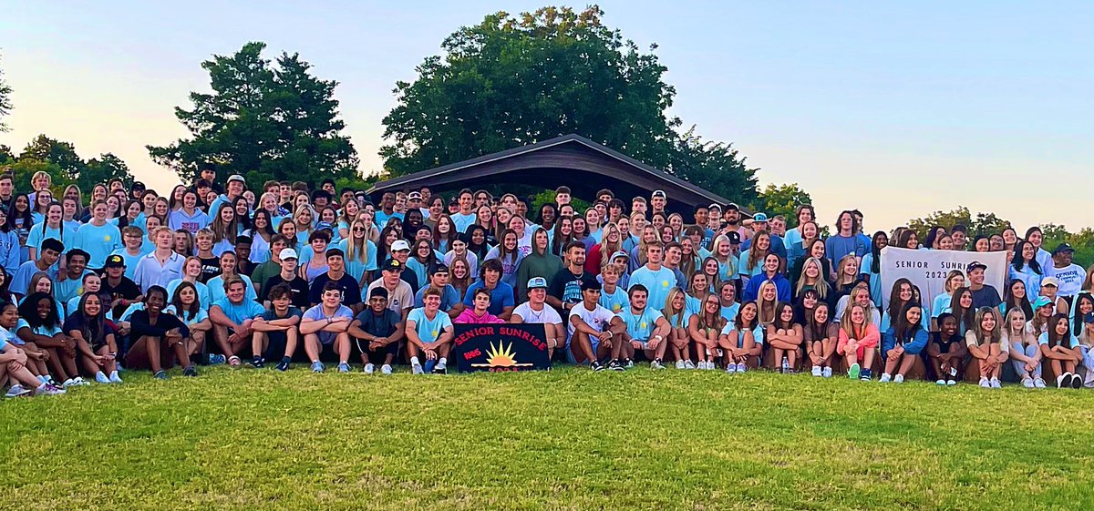 Mlaneteach's tweet photo. Senior Sunrise 2023 @RHHS23SrParents @RHHSHawks https://t.co/SVoXtkqGAC
