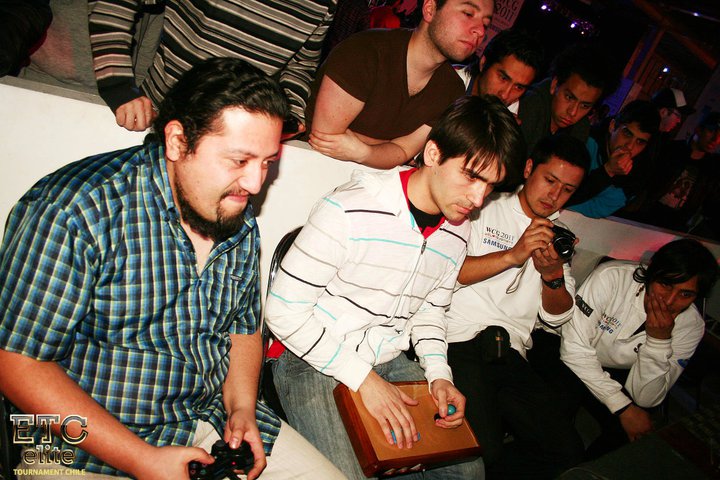 ETCMcflyChile's tweet photo. Mi año favorito #WeLoveEsports <3
Cerca de 300 participantes totales en #MK9, #Tekken6, #UMVC3 #SSFIV https://t.co/WYr9Gyx07o