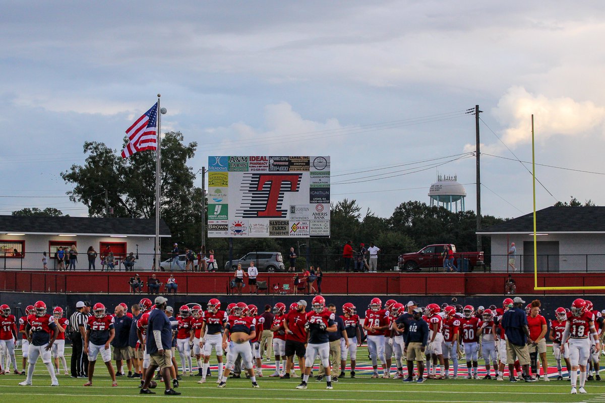 Here's a few photos from our scrimmage versus BC. It's a new week. Time to #beDriven, #beanOvercomer, and #Grind to get better.

#beadog