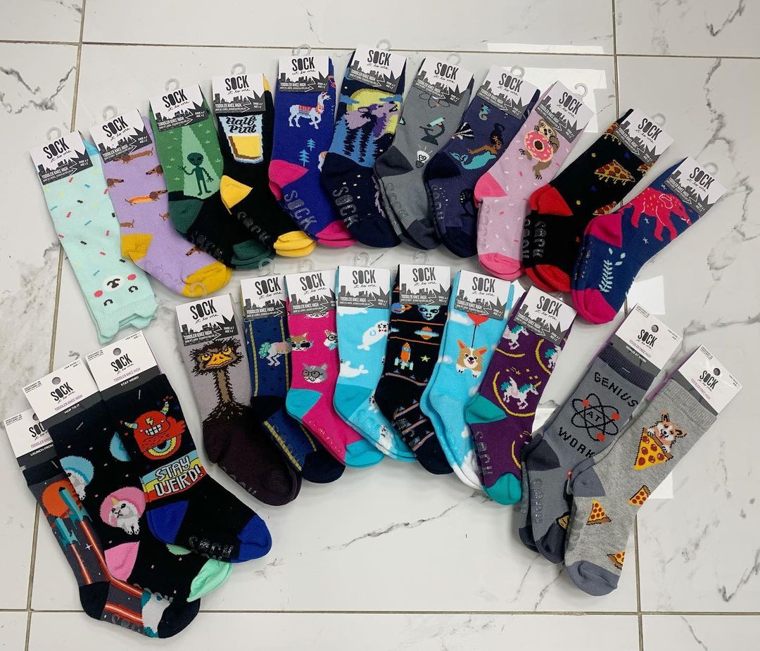 SockItToMeInc's tweet photo. THE cutest spread!!! Which one of these rad kids' socks is your favorite??
📸 : @clothesline_eia
DON'T FORGET! Our Kids' Socks Sale is happening now! 50% off every 5 kids' pairs purchased! 🍎
Shop here: https://t.co/wW8gz03OR8
#socks #kids #kidssocks #backtoschool #school #sale https://t.co/1yV0wWxsQW