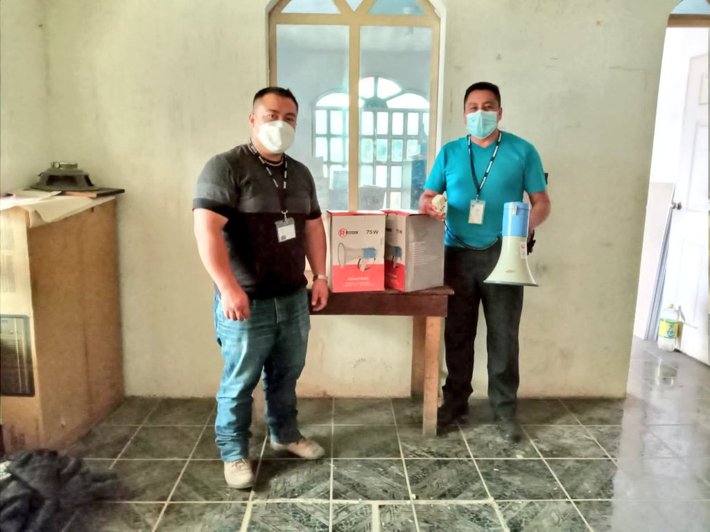 SESAN_Solola's tweet photo. En el marco del proyecto  para la prevencion del deterioro del estado nutricional de las personas de las comunidades rurales, @WFPGuatemala dona para #COMUSAN equipo para la reproducción de cuñas radiales. La SESAN administra la entrega. #CCSyC  #GCNN https://t.co/t8USNQrom2